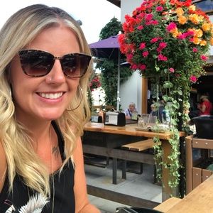 Meet your Posher, Candice